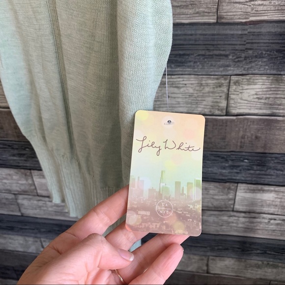 🌻NWT! Ruffle Sleeve Knit Top - Picture 7 of 9